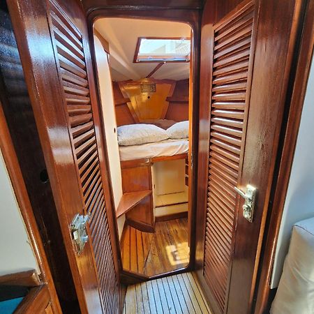 Sailboat Home Барселона Экстерьер фото