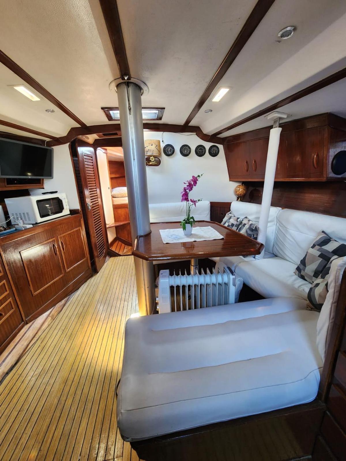 Sailboat Home Барселона Экстерьер фото