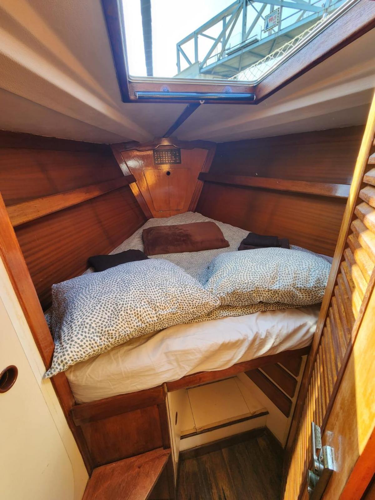 Sailboat Home Барселона Экстерьер фото