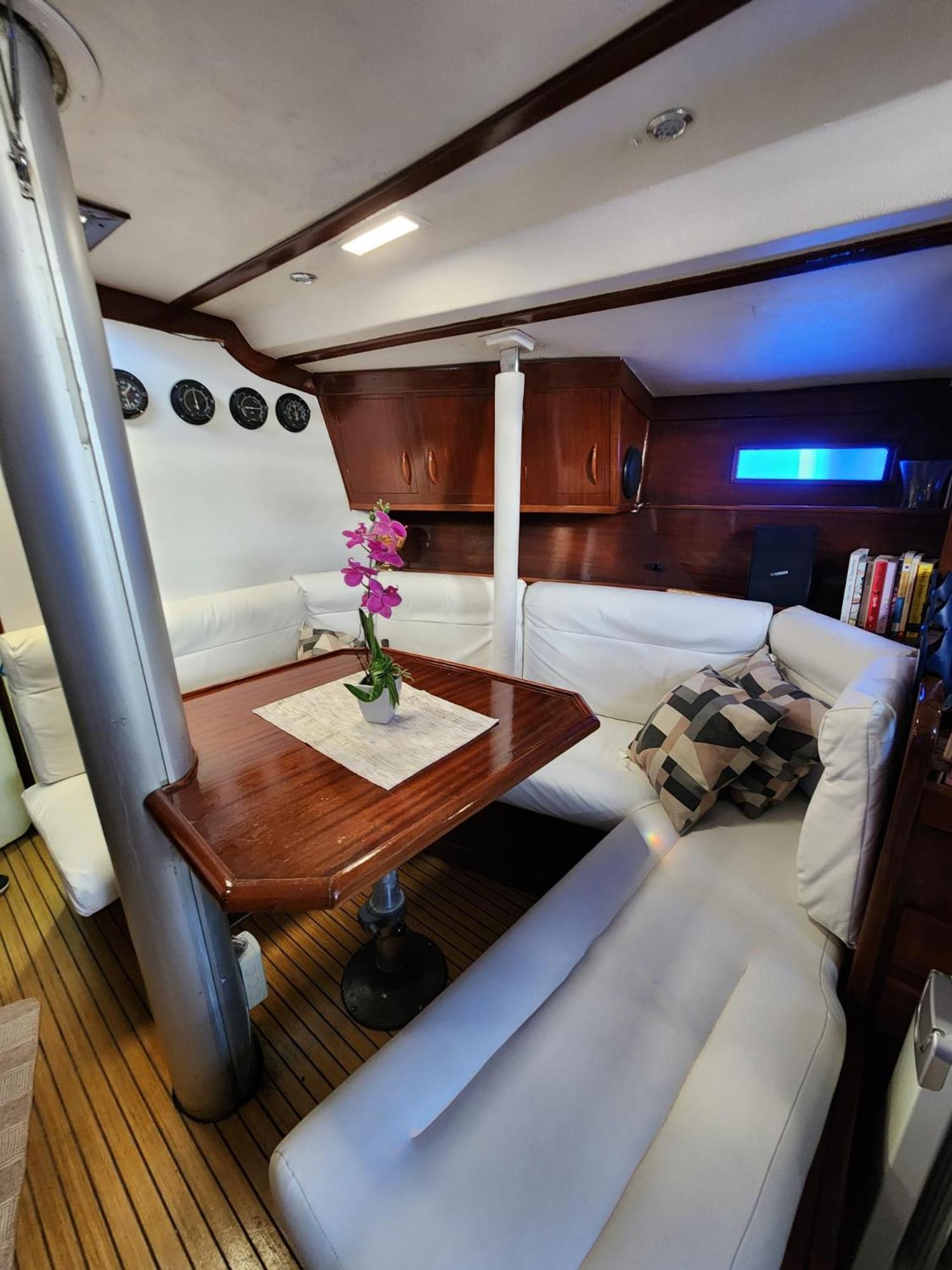 Sailboat Home Барселона Экстерьер фото